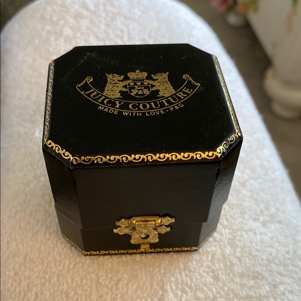 Juicy Couture Gold Shield Pendant with Engraving - Picture 5 of 7